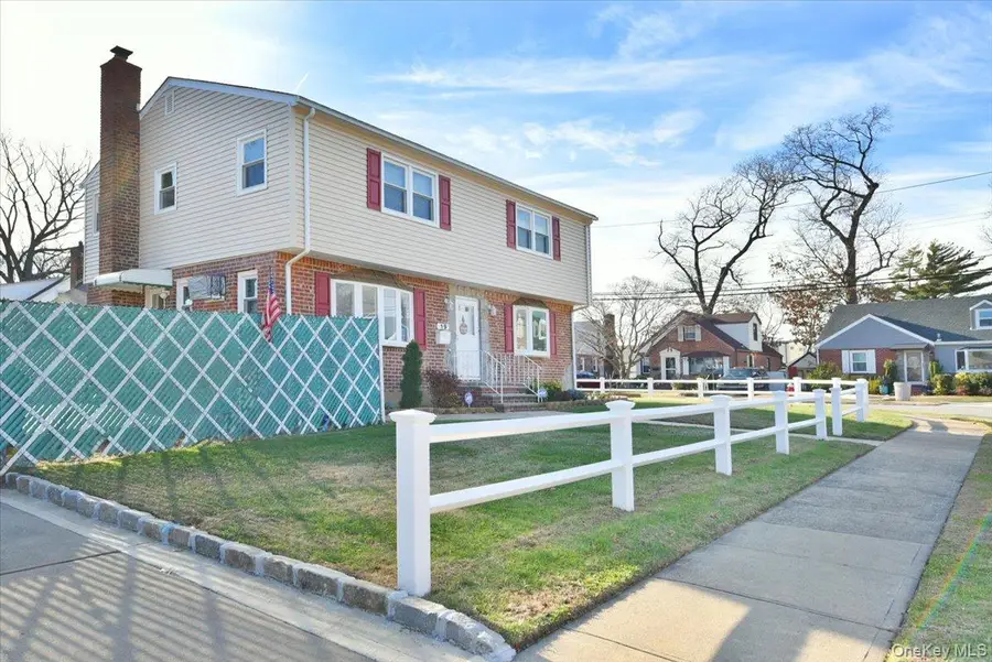 19 Sprague Drive, Valley Stream, NY 11580 - #3