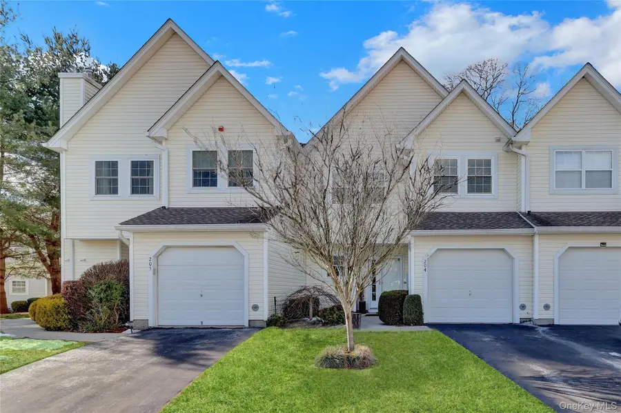 204 Erik Drive, East Setauket, NY 11733 - Image #2