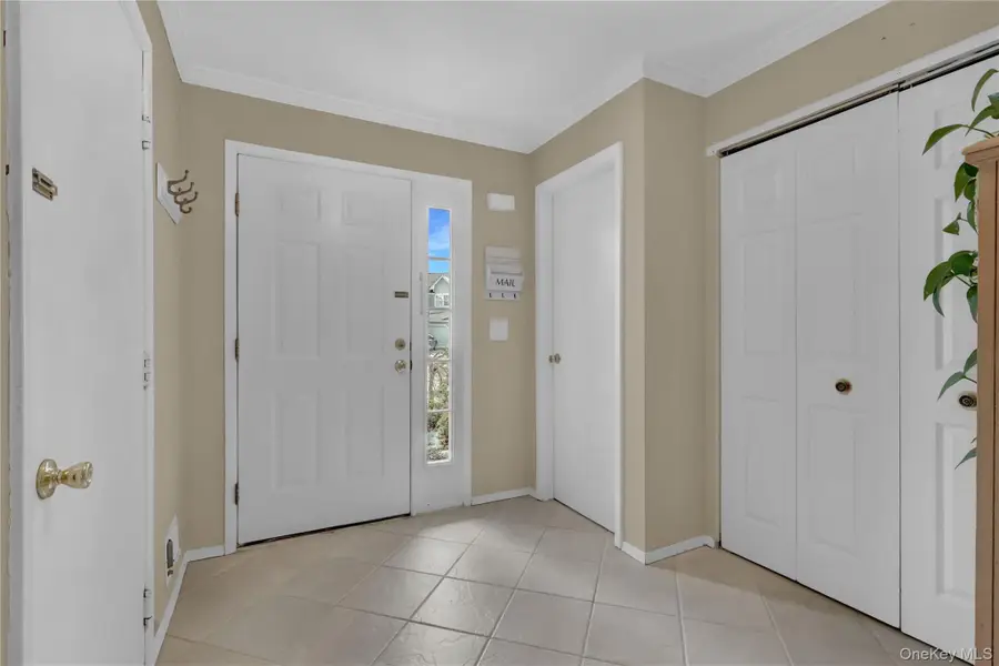 204 Erik Drive, East Setauket, NY 11733 - Image #3