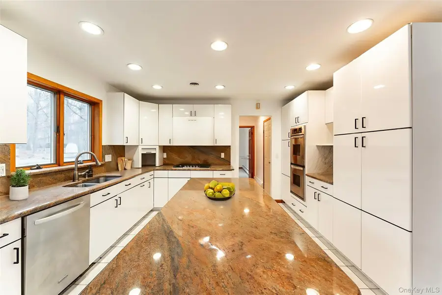 11 Secor Court, Pomona, NY 10970 - #2