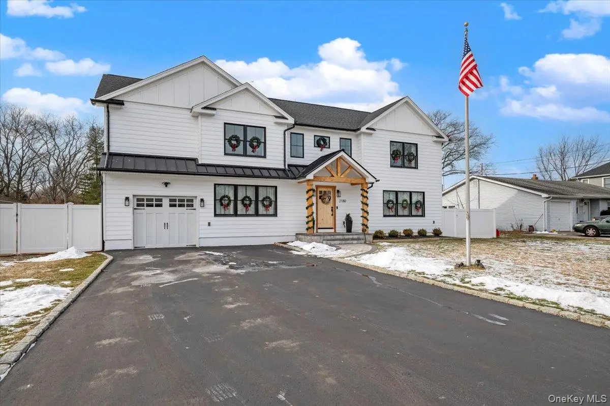 2180 Feuereisen Avenue, Ronkonkoma, NY 11779 - Image #1