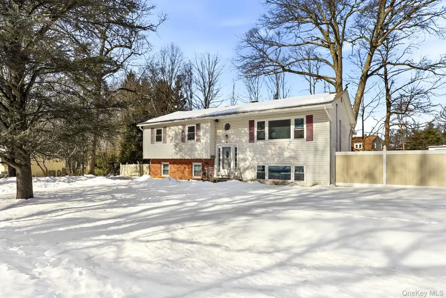 4 Laura Drive, Airmont, NY 10952 - #2