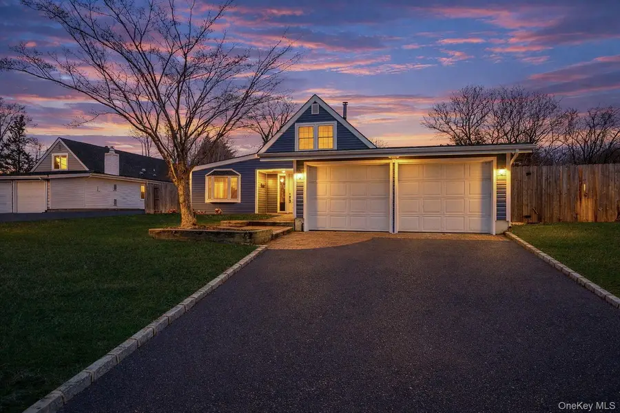 167 Silverleaf Lane, Islandia, NY 11749 - Image #2