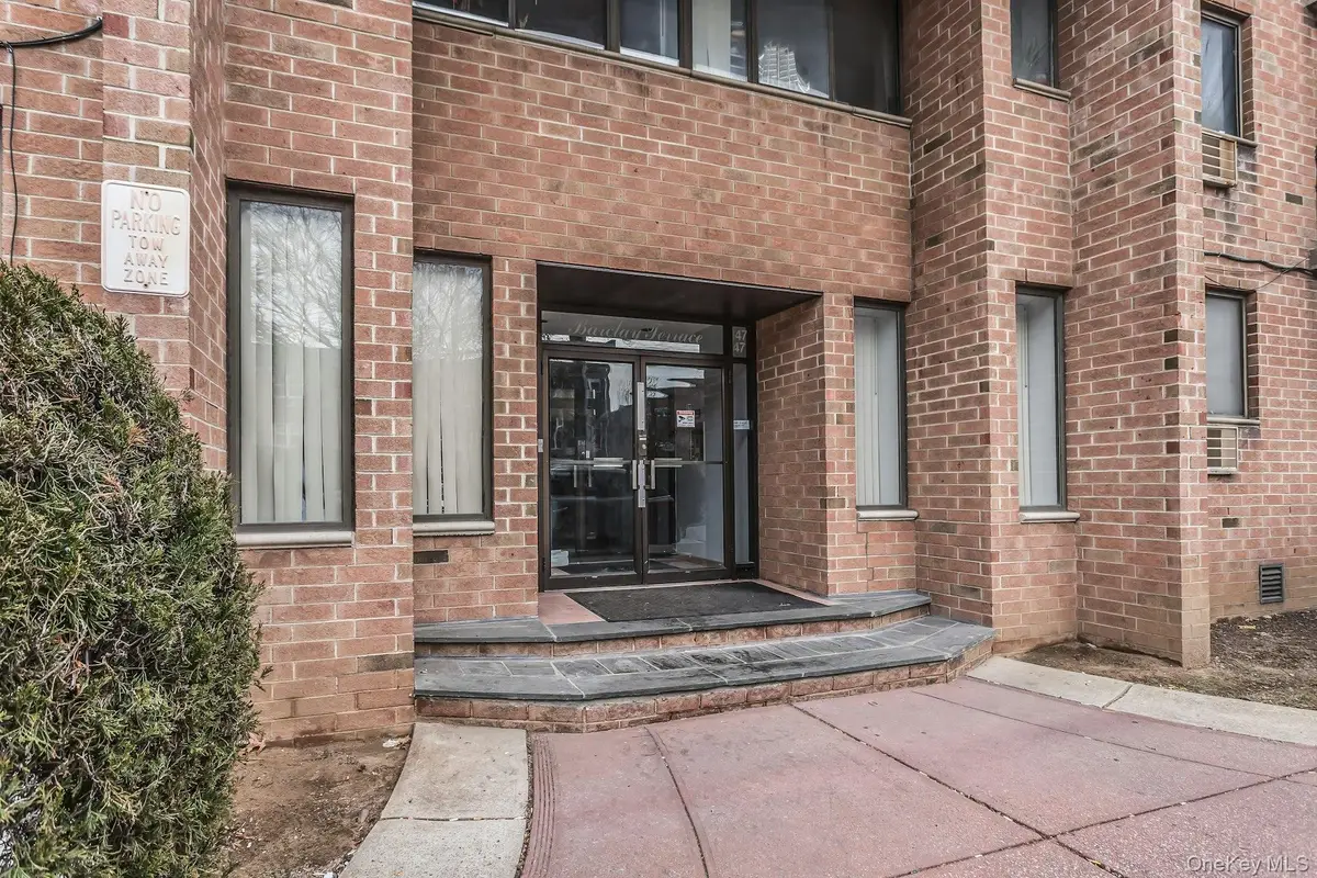 147-45 Barclay Avenue #5B, Flushing, NY 11355 - Image #1