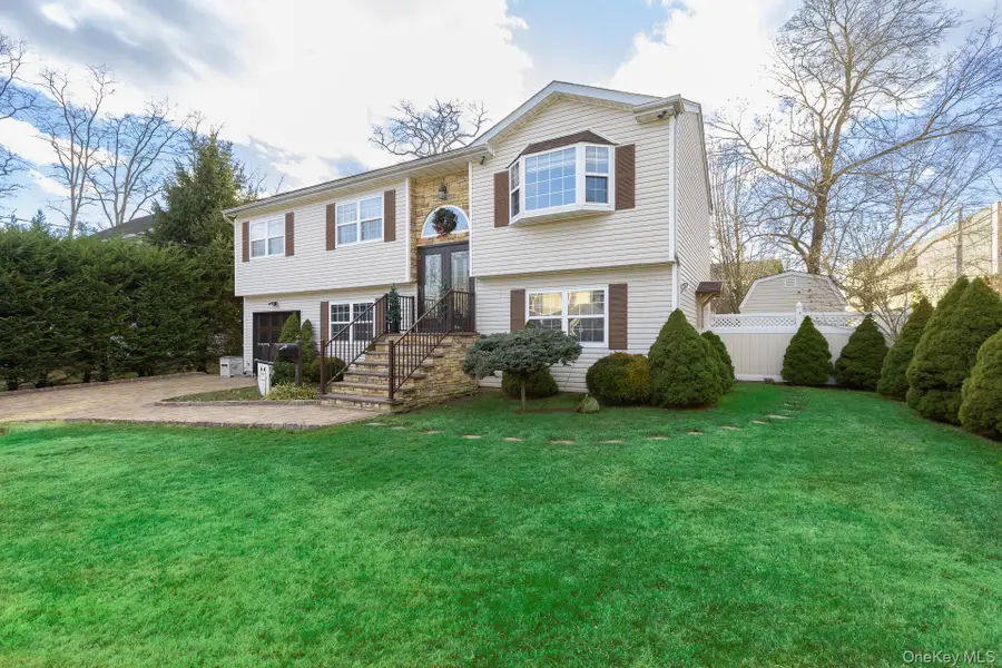 25 Fordham Place, Bay Shore, NY 11706 - Image #3