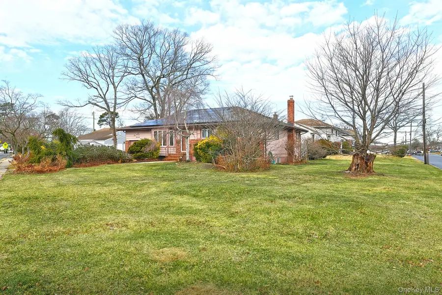 175 Woods Road, North Babylon, NY 11703 - Image #3