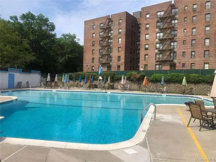 224-24 Union Turnpike #4J, Oakland Gardens, NY 11364 - Image #2