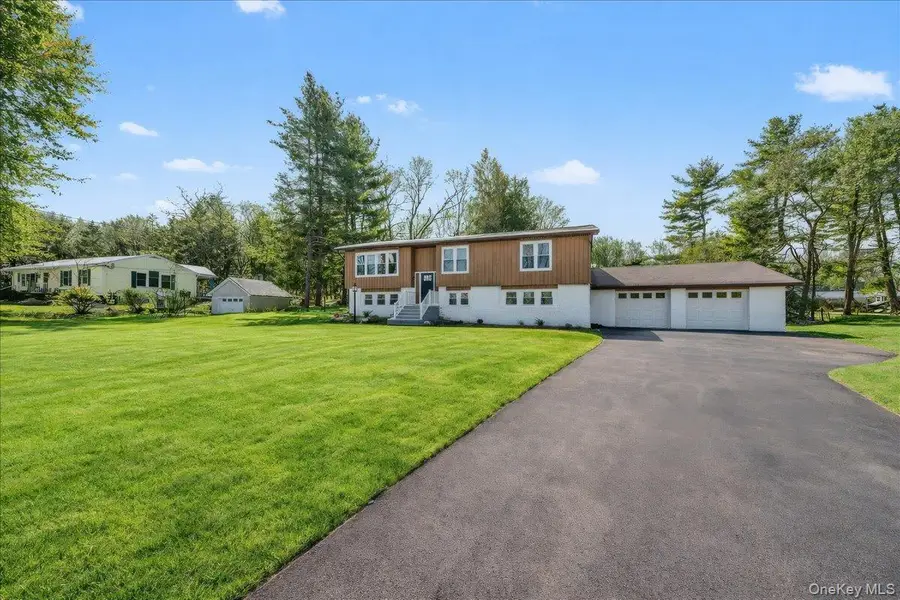 366 Overlook Road, Pleasant Valley, NY 12569 - Image #3