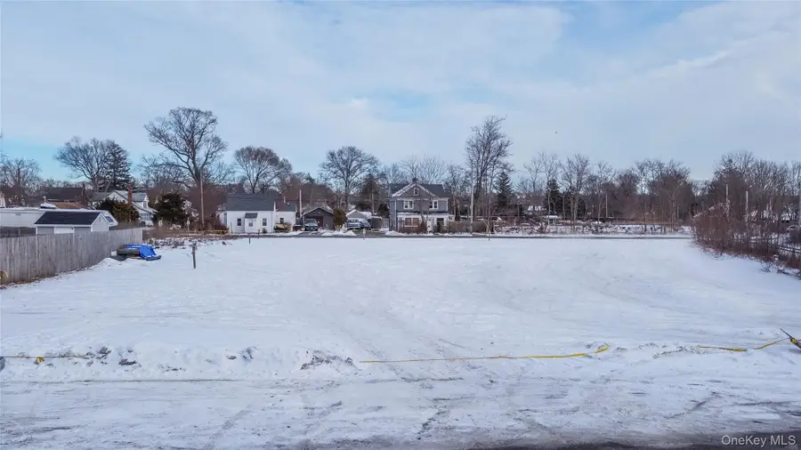 308-310 Maple Avenue, Riverhead, NY 11901 - Image #3