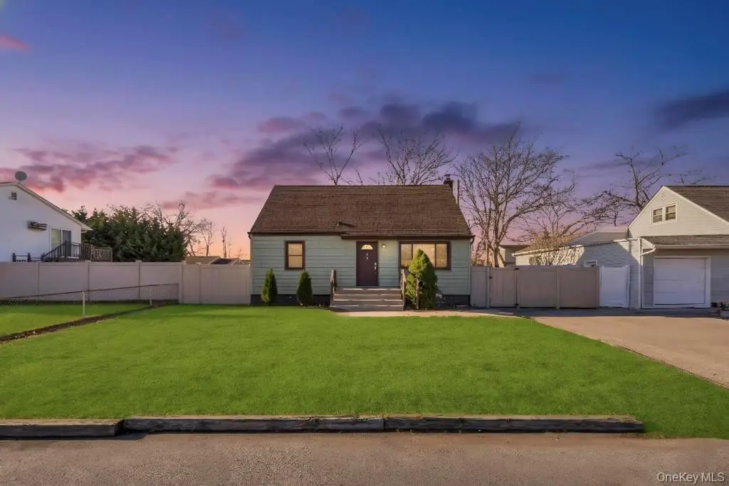 455 N Hamilton Avenue, Lindenhurst, NY 11757 - Image #1