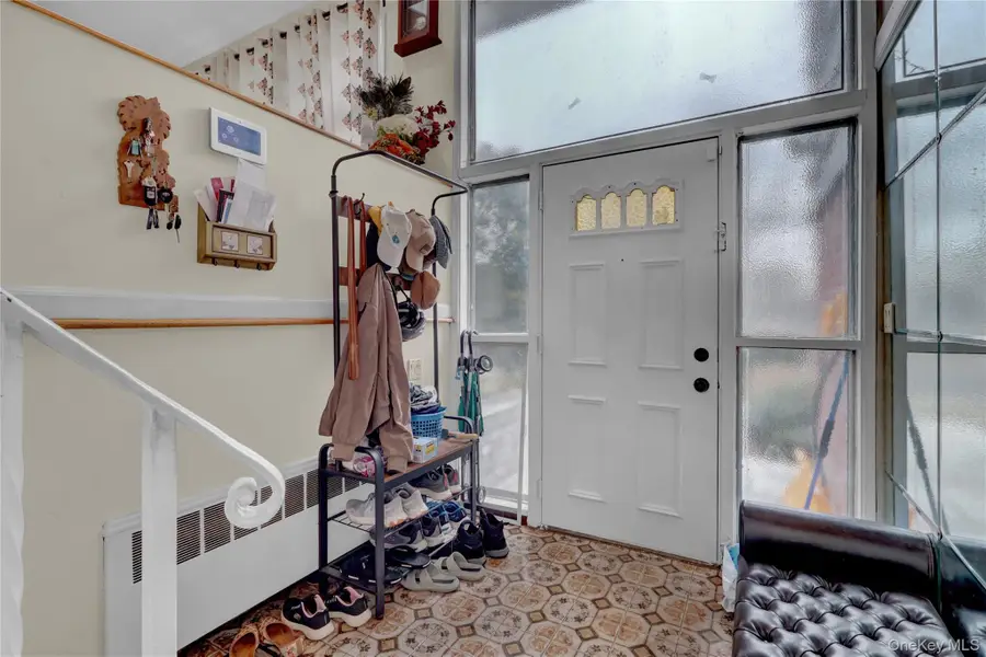 211 Cantiague Rock Road, Westbury, NY 11590 - Image #3