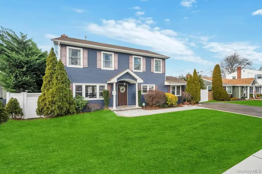 14 W Chestnut Street, Farmingdale, NY 11735 - Image #2