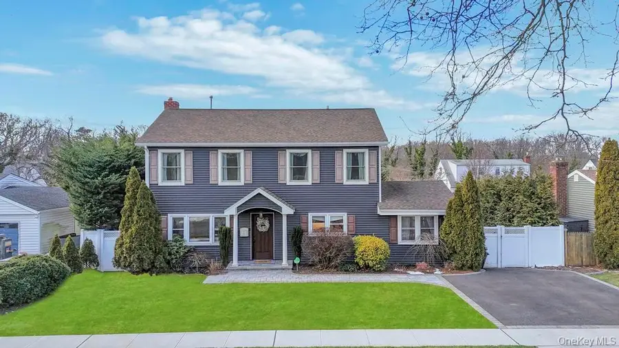 14 W Chestnut Street, Farmingdale, NY 11735 - Image #3