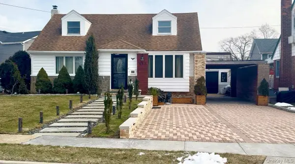 573 Martin Road, Franklin Square, NY 11010