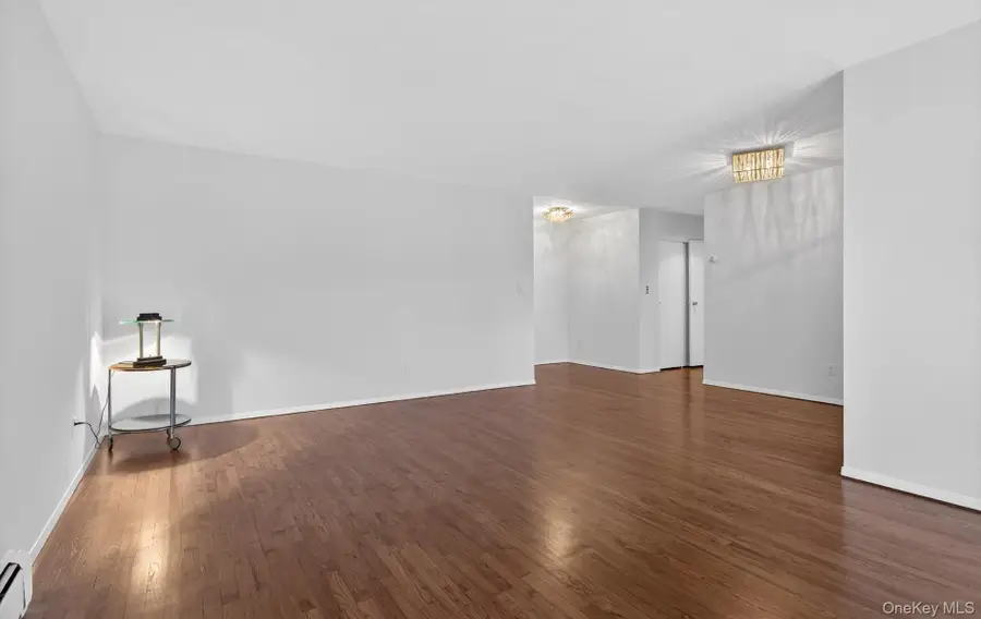 1 Toms Point Lane #6J, Port Washington, NY 11050 - Image #3