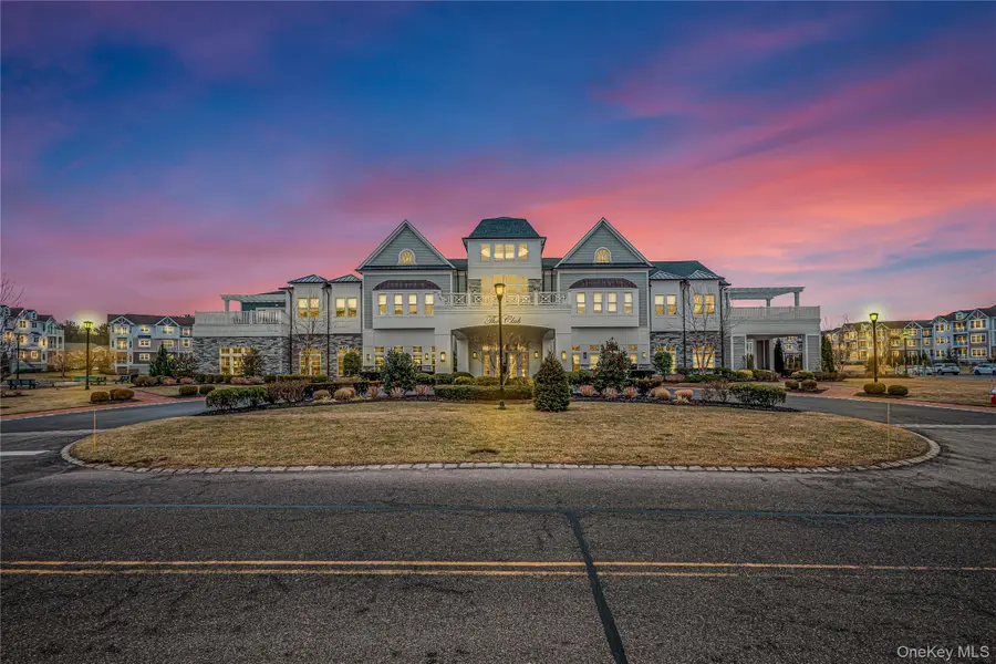 21105 Aspenwood Drive #275, Plainview, NY 11803 - Image #2