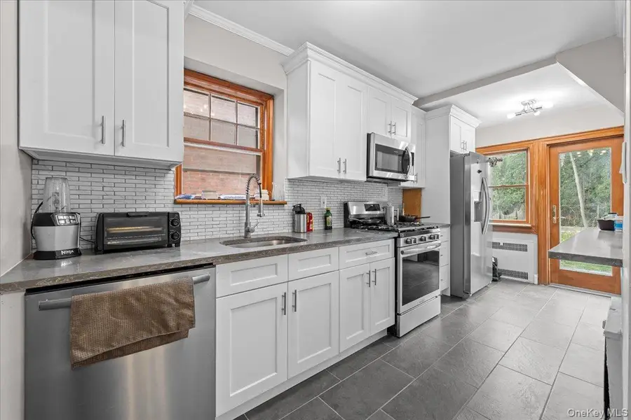 128 Kimball Terrace, Yonkers, NY 10704 - Image #3