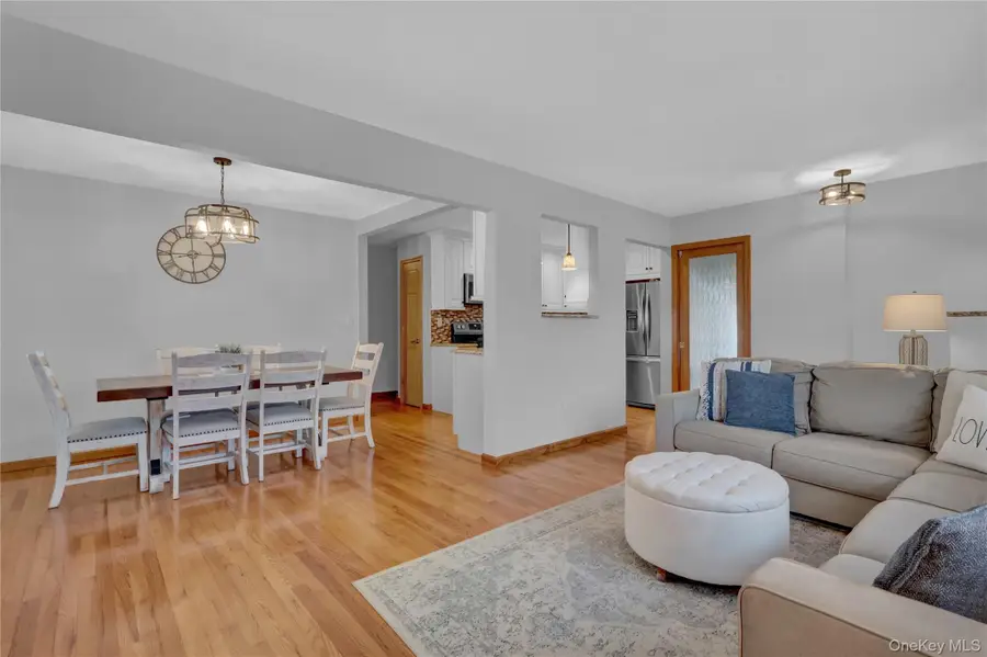 57 Roosevelt Drive, Bethpage, NY 11714 - Image #3