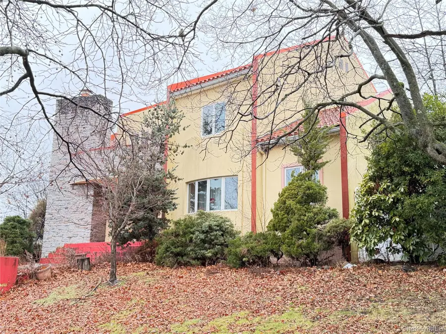 26105 Bridgewater Avenue, Glen Oaks, NY 11004 - Image #3