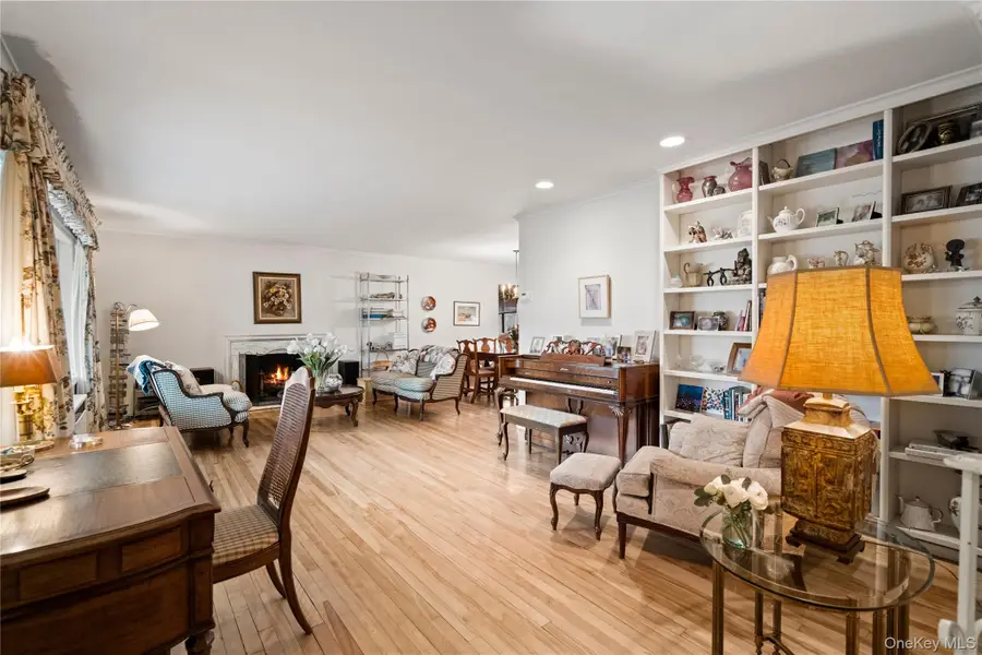 32 Arbor Road, East Hills, NY 11577 - #3