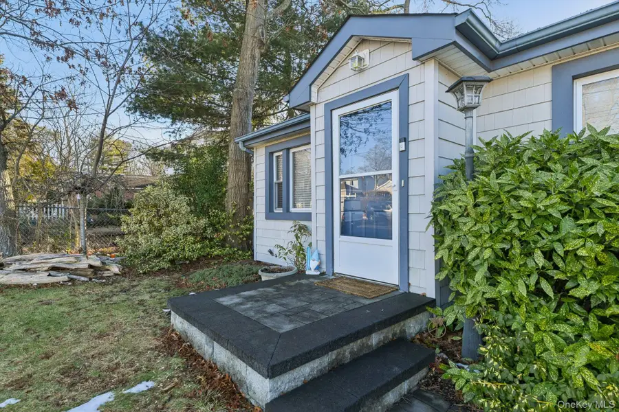 60 Green Avenue, Patchogue, NY 11772 - Image #3