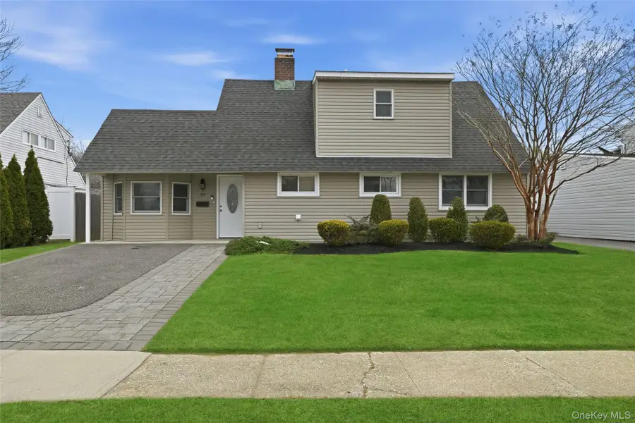 57 Cobalt Lane, Westbury, NY 11590 - Image #2