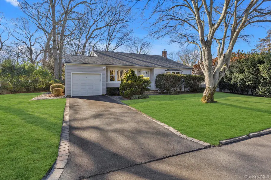 19 Capitol Place, South Huntington, NY 11746 - Image #2