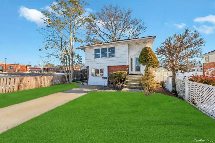 960 Linden Avenue, Westbury, NY 11590 - Image #3