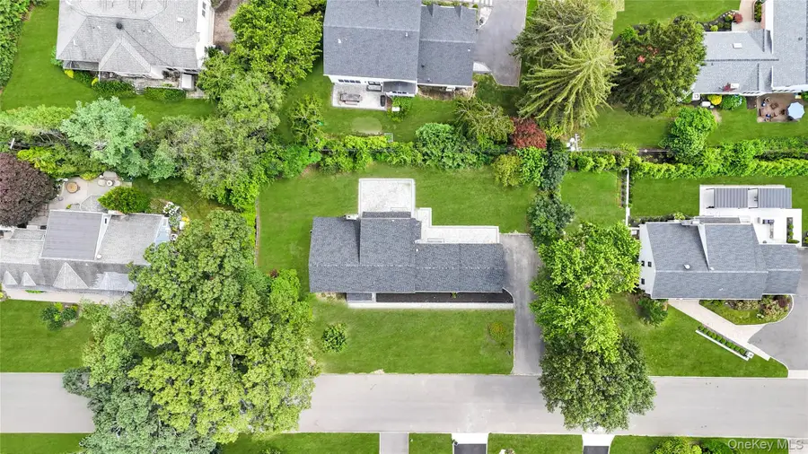 14 Lakeville Drive, East Hills, NY 11576 - Image #2