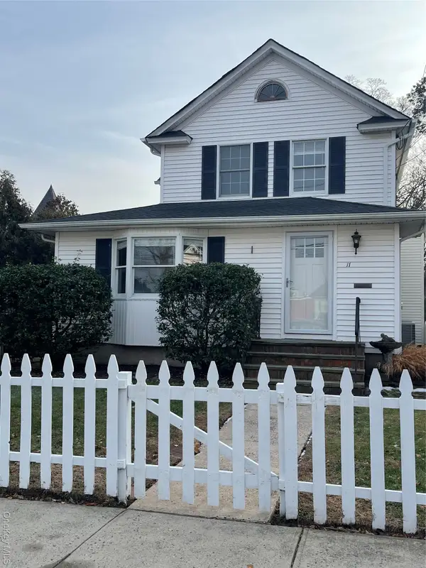 11 Tooker Avenue, Oyster Bay, NY 11771