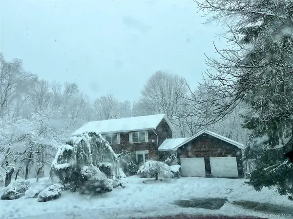 17 Birch Hill Road, Putnam Valley, NY 10579