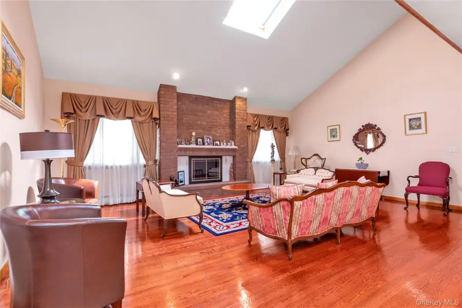 51-10 Douglaston Parkway, Douglaston, NY 11362 - Image #3