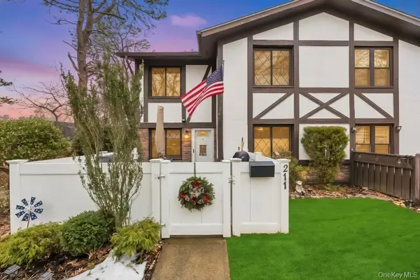 211 Birchwood Road, Medford, NY 11763