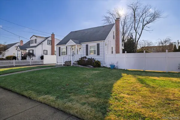 130 Cleveland Avenue, Massapequa, NY 11758