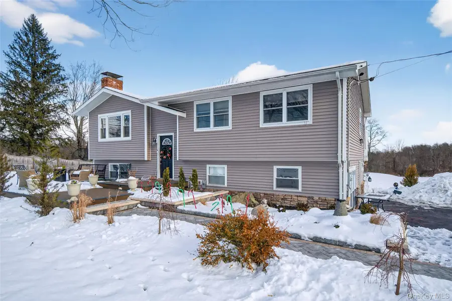 1076 Hoagerburgh Road, Wallkill, NY 12589 - Image #2