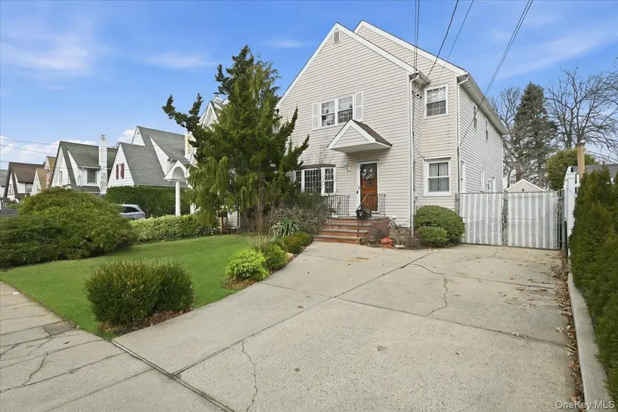 447 Chestnut Street, West Hempstead, NY 11552 - Image #2
