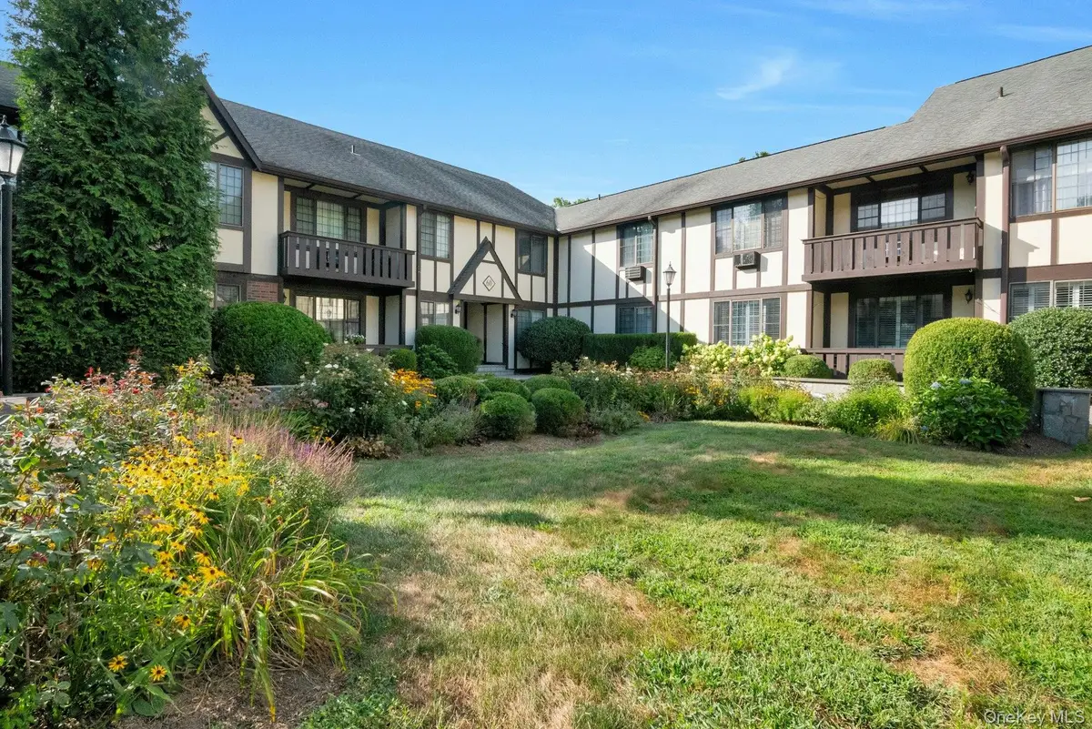 60 Foxwood Drive #2, Pleasantville, NY 10570 - Image #1