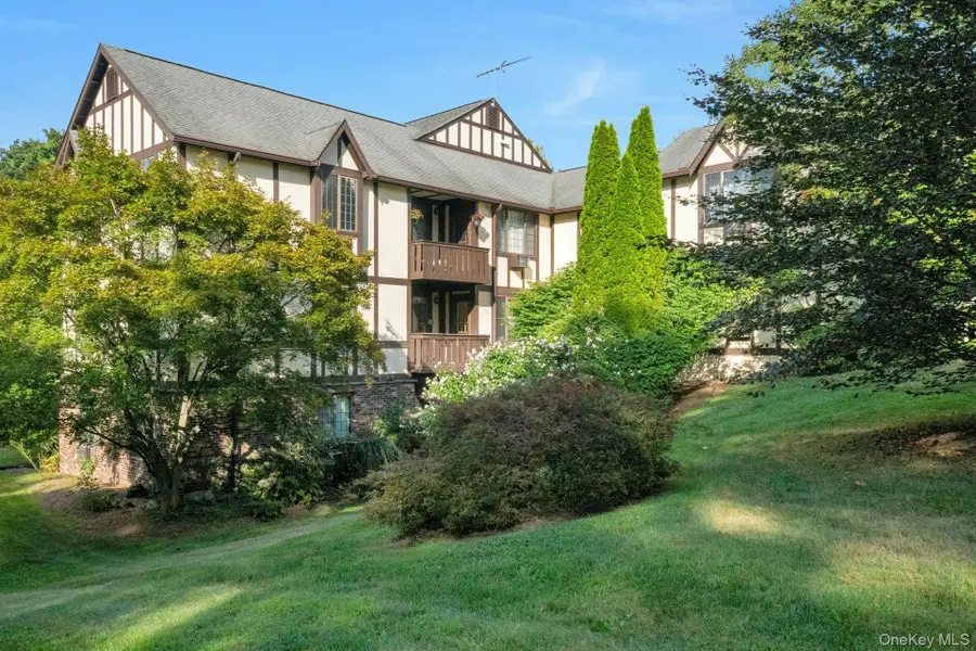 60 Foxwood Drive #2, Pleasantville, NY 10570 - Image #2