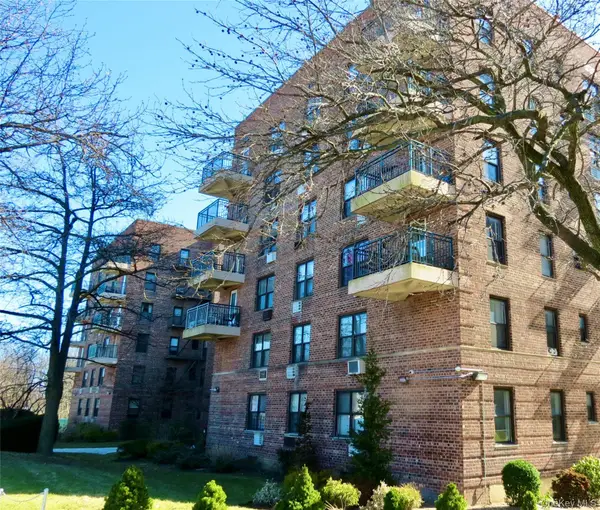 226-26 Union Turnpike #2J, Oakland Gardens, NY 11364