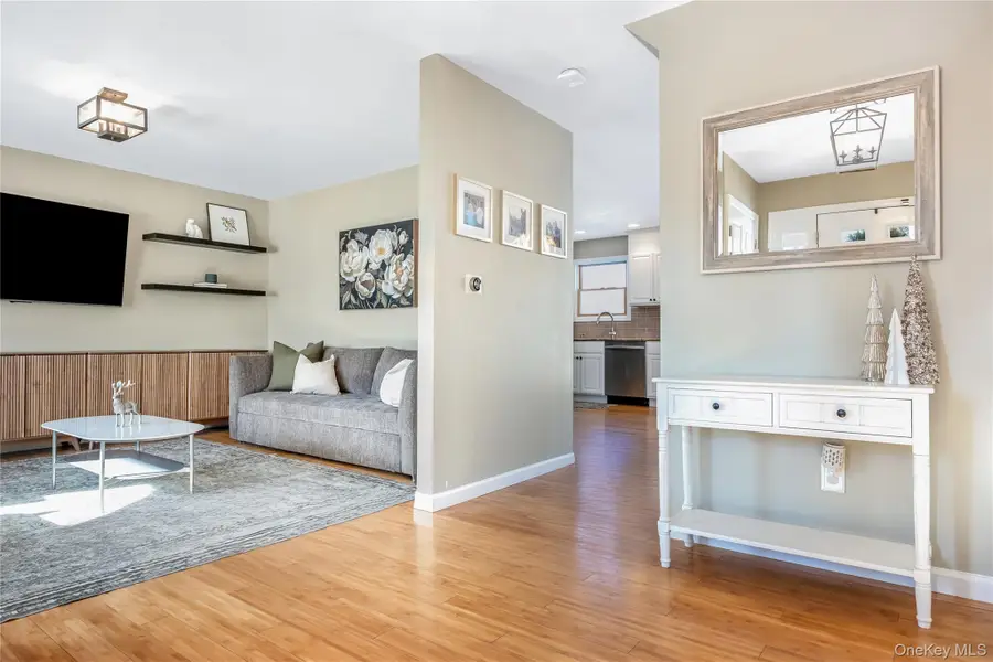 15 Irving Place, Islip Terrace, NY 11752 - Image #3