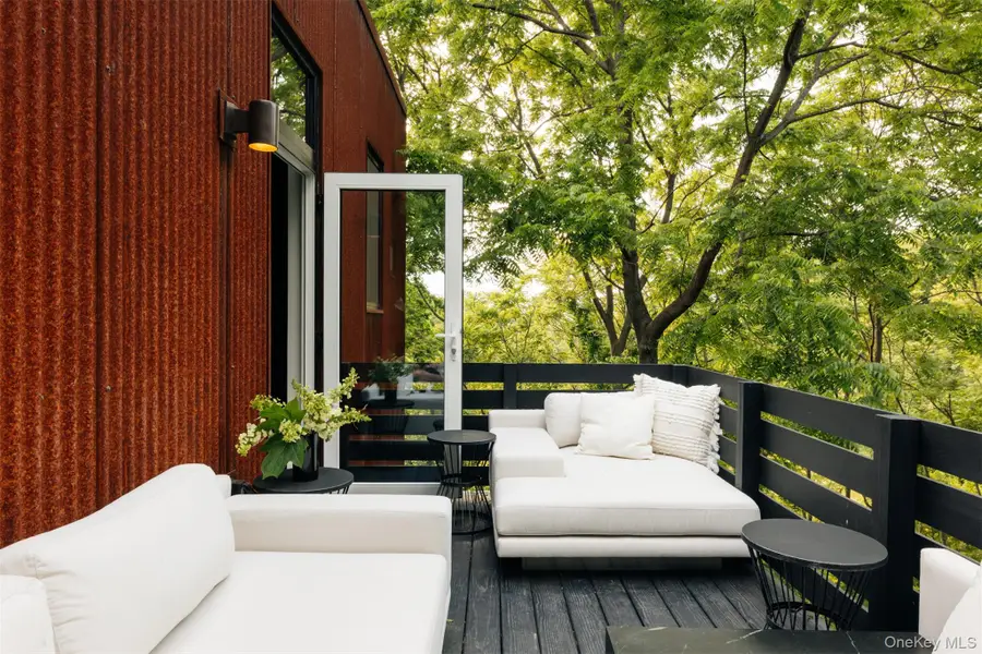 402 Washington Street, Hudson, NY 12534 - Image #3