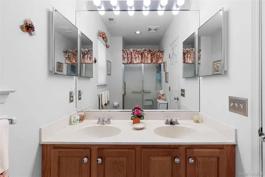 50 Perri Circle, Middle Island, NY 11953 - Image #2