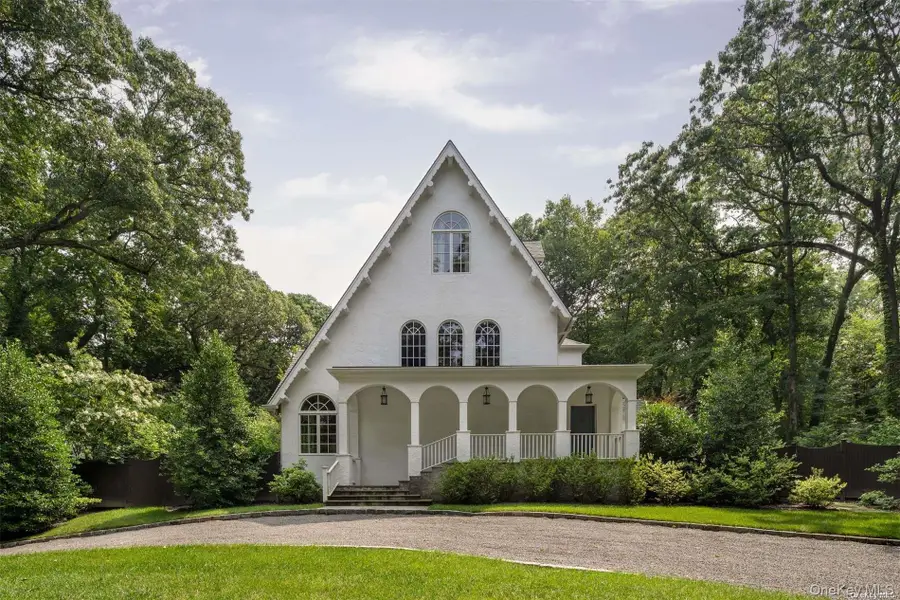 1347 Chicken Valley Road, Upper Brookville, NY 11771 - Image #2