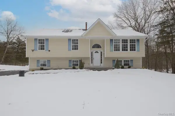 600 Twin Arch Road, Rock Tavern, NY 12575