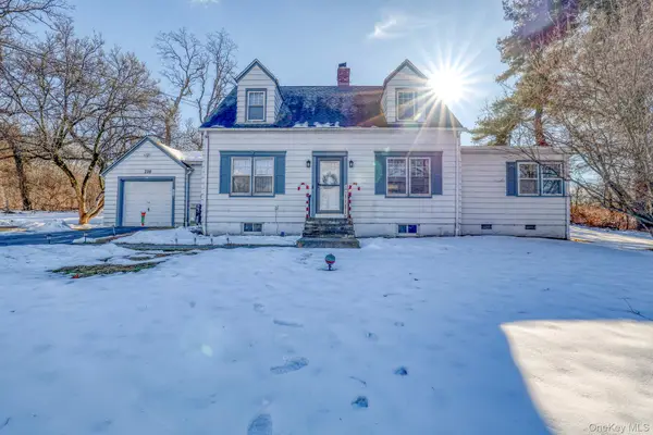 210 Overlook Road, Poughkeepsie, NY 12603