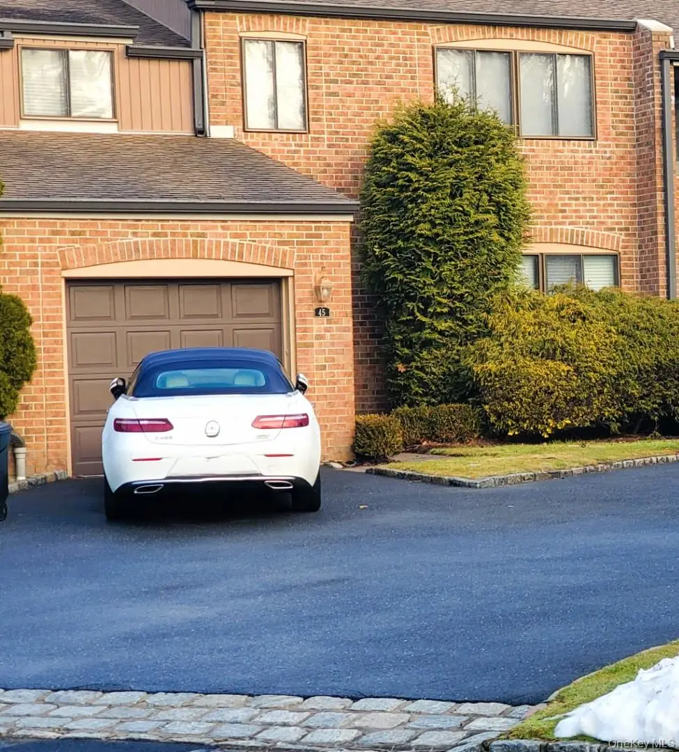 45 Windsor Gate #45, North Hills, NY 11040 - Image #1