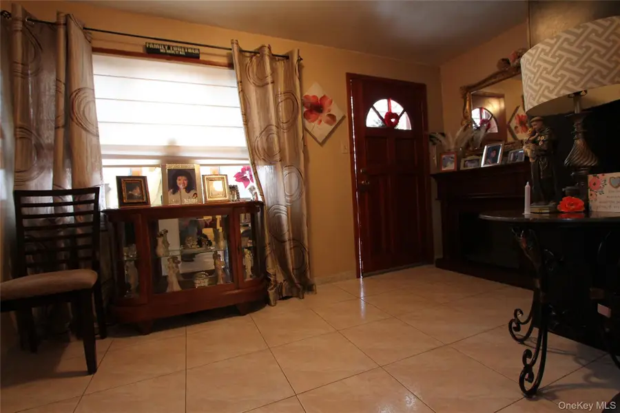 66-41 Gray Street, Middle Village, NY 11379 - Image #3