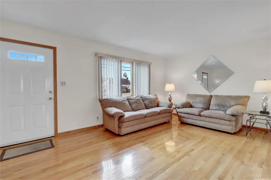 206 9th Street, Hicksville, NY 11801 - Image #2