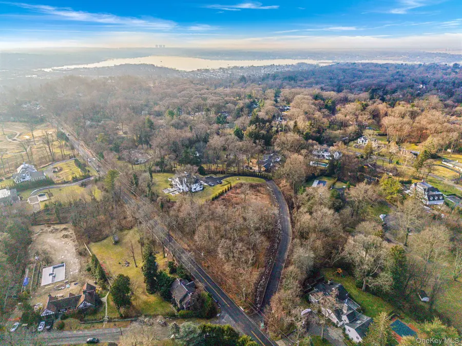 36 Cow Neck Road, Sands Point, NY 11050 - Image #3