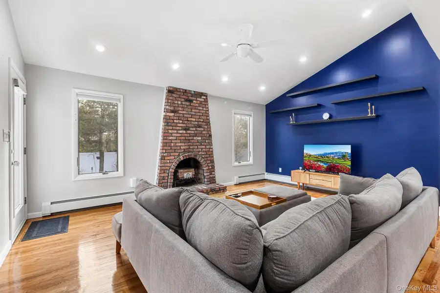 49 Fairfield Drive, Dix Hills, NY 11746 - Image #3